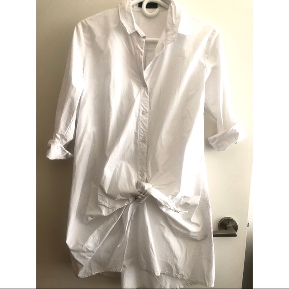 2/$50 Mosaic White long-sleeved button-down top - Picture 2 of 2
